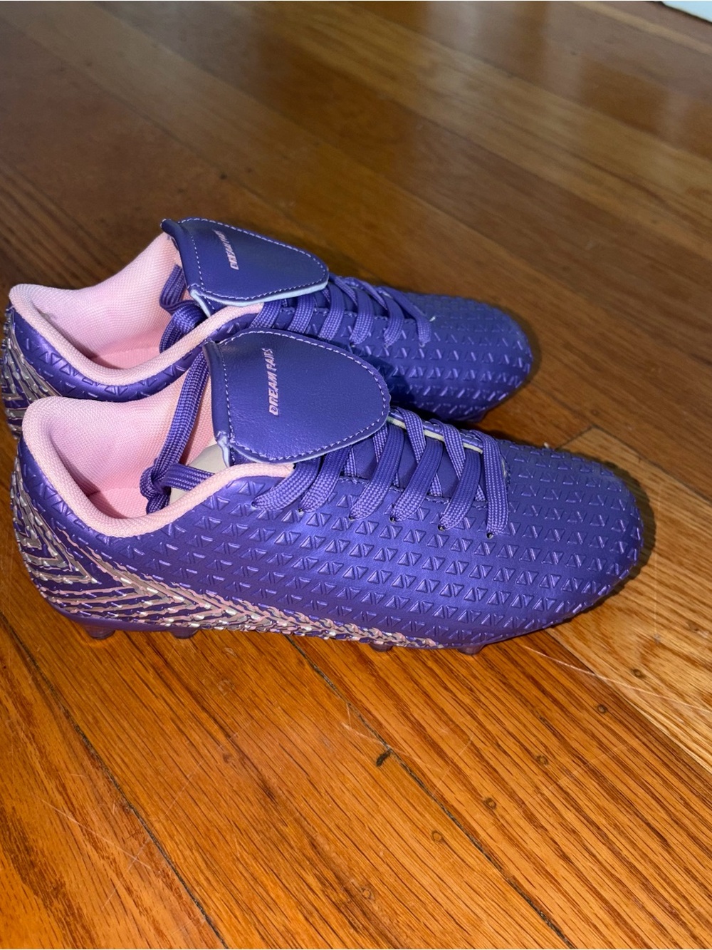 Dream Pairs metallic purple soccer cleats